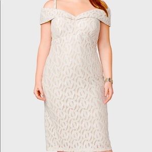 PLUS SIZE COLD-SHOULDER SHIMMER LACE DRESS